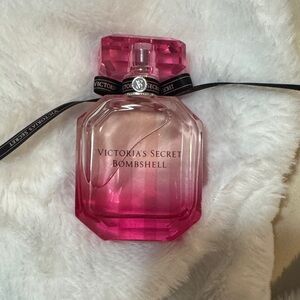 Victoria's Secret Bombshell Perfume - Pink 50ml